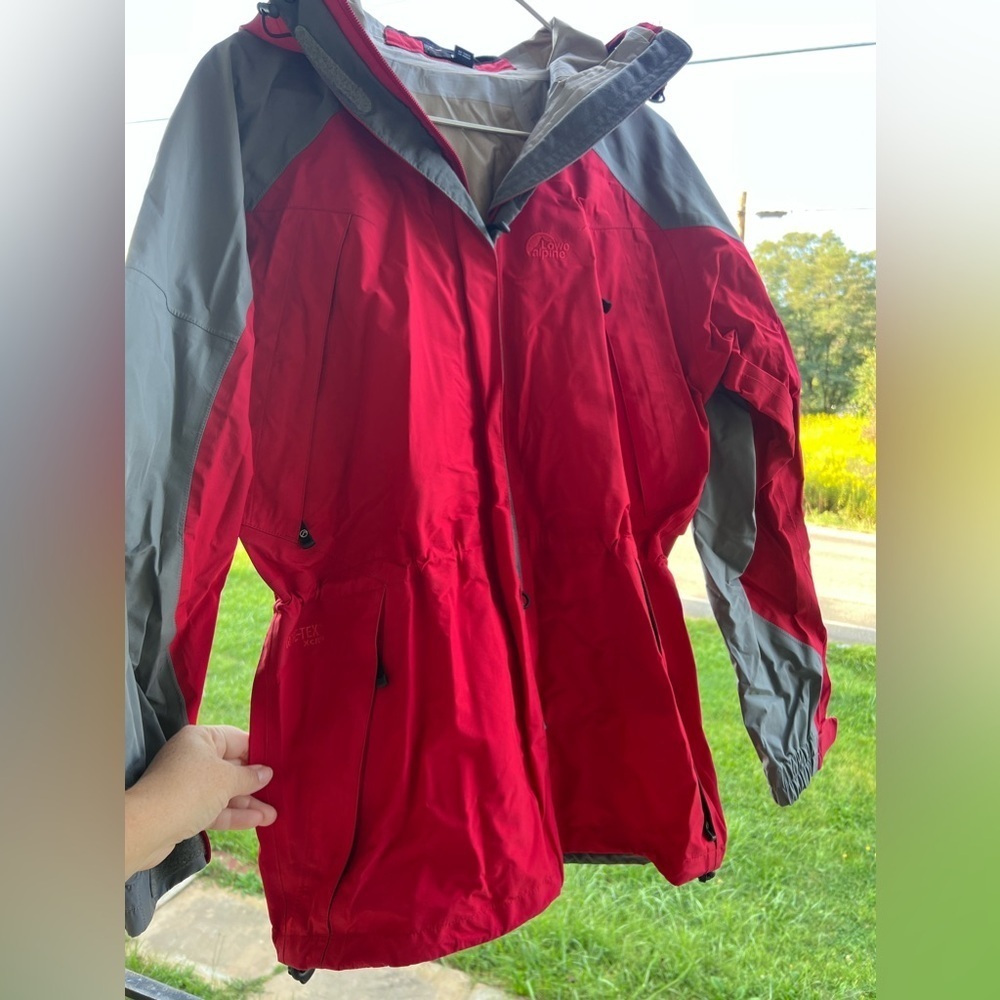 Lowe Alpine Waterproof Jacket Womens M Red Full Zip Hooded Outdoors Gore Tex XCR